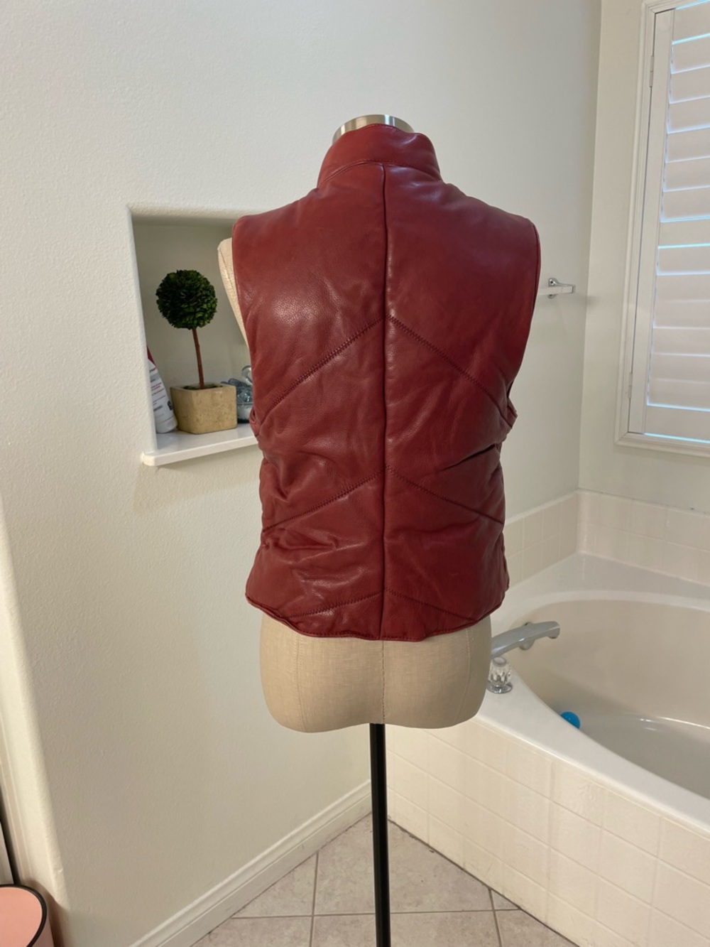 Women's Red Leather Snap-Front puffer Vest - Picture 6 of 12